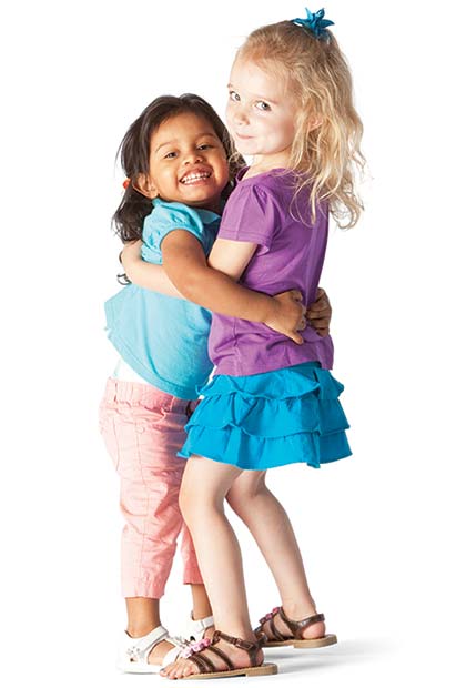 kids making new friends